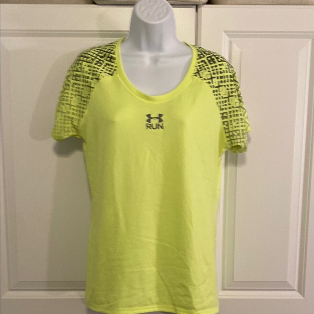 Under Armour Yellow Gray Semi-Fitted Short Sleeve Tee
